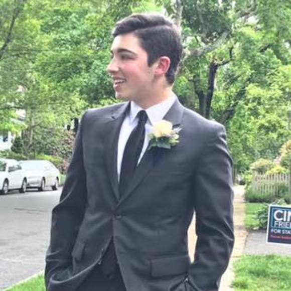 Meet your Posher, Max - Picture 1 of 1